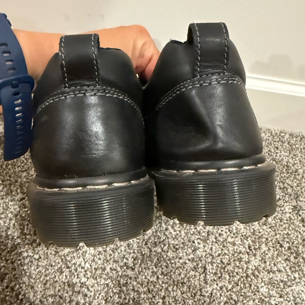 Dr. Martens Finnegan leather shoe, men's 10 or women's 11 - Picture 6 of 14